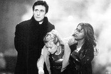 gabriel_byrne_nia_long_patricia_arquette_stigmata_001.jpg