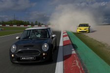Nürburgring6_Kool_schickt_tel_ins_Kies.jpg