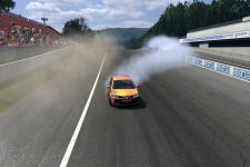 Deep Forest Raceway4_Shakes_brennendes_Auto.jpg