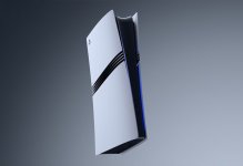 Das Bild zeigt eine futuristisch gestaltete Spielekonsole in einem minimalistischen Design. Die Konsole hat eine überwiegend weiße Oberfläche mit schwarzen Elementen und zeigt eleganten Linien, die ihr ein modernes Aussehen verleihen. Das Gesamtbild vermittelt einen technologischen Fortschritt und scheint perfekt für die nächste Generation von Gaming zu sein. Der helle Hintergrund hebt die Konsole hervor und verstärkt den Eindruck von Innovation und High-End-Technologie.