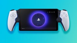 Das Bild zeigt eine moderne Handheld-Konsole, die von einem PlayStation-Controller flankiert wird. Der Bildschirm der Konsole ist eingeschaltet und zeigt ein animiertes, leuchtendes PlayStation-Logo inmitten eines dunklen Hintergrunds. Die Farben des Bildes sind lebendig, mit einem sanften Verlauf von Blau im Hintergrund, der den futuristischen Eindruck verstärkt. Der Controller ist stilvoll gestaltet und passt zu einem minimalistischen Designansatz. Die Gesamterscheinung vermittelt den Eindruck von innovativer Gaming-Technologie und weckt Vorfreude auf mobile Spieleerlebnisse.