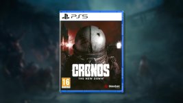 Das Bild zeigt die Verpackung des Videospiels Cronos: The New Dawn für die PlayStation 5. Die Vorderseite ist dominant in dunklen, düsteren Farbtönen gehalten und zeigt das zentrale Motiv eines Kriegers mit einem Helm, der einen bedrohlichen Eindruck vermittelt. Der Titel des Spiels ist fett in Weiß auf einem schwarzen Hintergrund geschrieben, um Aufmerksamkeit zu erregen. Im oberen Bereich ist das Logo der PlayStation 5 sowie der Altersfreigabe-16 Aufkleber zu sehen. Die Gestaltung vermittelt sofort das Genre des Spiels, das in einem spannungsgeladenen und gruseligen Setting angesiedelt ist. Der verschwommene Hintergrund verstärkt die mysteriöse Atmosphäre des Spiels. Das Bild zeigt die Verpackung des Videospiels Cronos: The New Dawn für die PlayStation 5. Die Vorderseite ist dominant in dunklen, düsteren Farbtönen gehalten und zeigt das zentrale Motiv eines Kriegers mit einem Helm, der einen bedrohlichen Eindruck vermittelt. Der Titel des Spiels ist fett in Weiß auf einem schwarzen Hintergrund geschrieben, um Aufmerksamkeit zu erregen. Im oberen Bereich ist das Logo der PlayStation 5 sowie der Altersfreigabe-16 Aufkleber zu sehen. Die Gestaltung vermittelt sofort das Genre des Spiels, das in einem spannungsgeladenen und gruseligen Setting angesiedelt ist. Der verschwommene Hintergrund verstärkt die mysteriöse Atmosphäre des Spiels.