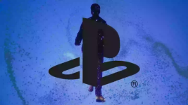 Das Bild zeigt eine stilisierte Szene mit einer Silhouette, die durch ein holografisches Lichtmuster zu laufen scheint. Im Vordergrund ist das ikonische Logo von PlayStation, das in dunkler Farbe hervorgehoben ist. Der Hintergrund ist in einem sanften Blau gehalten und enthält funkelnde Partikel, die eine dynamische und futuristische Atmosphäre schaffen. Diese visuelle Gestaltung unterstreicht die Begeisterung für neue Gaming-Inhalte und zieht die Aufmerksamkeit auf das bevorstehende Comeback des Puzzle-Klassikers Lumines. Das Bild zeigt eine stilisierte Szene mit einer Silhouette, die durch ein holografisches Lichtmuster zu laufen scheint. Im Vordergrund ist das ikonische Logo von PlayStation, das in dunkler Farbe hervorgehoben ist. Der Hintergrund ist in einem sanften Blau gehalten und enthält funkelnde Partikel, die eine dynamische und futuristische Atmosphäre schaffen. Diese visuelle Gestaltung unterstreicht die Begeisterung für neue Gaming-Inhalte und zieht die Aufmerksamkeit auf das bevorstehende Comeback des Puzzle-Klassikers Lumines.