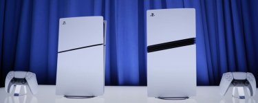 Das Bild zeigt zwei Spielkonsolen, die scheinbar der Sony PlayStation 5 entstammen. Die Konsolen sind in weißen Gehäusen gehalten und unterscheiden sich in der Designlinie. Neben den Konsolen liegt jeweils ein PlayStation-Controller, der das Gesamtbild abrundet. Der Hintergrund ist in einem tiefen Blau gehalten, was einen starken Kontrast zu den weißen Geräten erzeugt. Diese visuelle Präsentation unterstreicht die Konsolen als zentrale Elemente in der Gaming-Welt. Das Bild zeigt zwei Spielkonsolen, die scheinbar der Sony PlayStation 5 entstammen. Die Konsolen sind in weißen Gehäusen gehalten und unterscheiden sich in der Designlinie. Neben den Konsolen liegt jeweils ein PlayStation-Controller, der das Gesamtbild abrundet. Der Hintergrund ist in einem tiefen Blau gehalten, was einen starken Kontrast zu den weißen Geräten erzeugt. Diese visuelle Präsentation unterstreicht die Konsolen als zentrale Elemente in der Gaming-Welt.