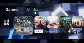 Das Bild zeigt eine Benutzeroberfläche eines Gaming-Geräts, auf der mehrere Spiele angezeigt werden. In der Mitte ist das Cover von Demon's Souls prominent platziert, umgeben von anderen Spielsymbolen wie Gran Turismo 2, F1 Race Stars, Call of Duty: The Haunting und Battlefield 6. Darüber befinden sich die Kategorien Games und Media. Die Darstellung vermittelt einen modernen und klaren Look, der typisch für digitale Gaming-Plattformen ist, und signalisiert eine Verbindung zur PlayStation-Welt.'s Souls prominent platziert, umgeben von anderen Spielsymbolen wie Gran Turismo 2, F1 Race Stars, Call of Duty: The Haunting und Battlefield 6. Darüber befinden sich die Kategorien Games und Media. Die Darstellung vermittelt einen modernen und klaren Look, der typisch für digitale Gaming-Plattformen ist, und signalisiert eine Verbindung zur PlayStation-Welt.'s Souls prominent platziert, umgeben von anderen Spielsymbolen wie Gran Turismo 2, F1 Race Stars, Call of Duty: The Haunting und Battlefield 6. Darüber befinden sich die Kategorien Games und Media. Die Darstellung vermittelt einen modernen und klaren Look, der typisch für digitale Gaming-Plattformen ist, und signalisiert eine Verbindung zur PlayStation-Welt.'s Souls prominent platziert, umgeben von anderen Spielsymbolen wie Gran Turismo 2, F1 Race Stars, Call of Duty: The Haunting und Battlefield 6. Darüber befinden sich die Kategorien Games und Media. Die Darstellung vermittelt einen modernen und klaren Look, der typisch für digitale Gaming-Plattformen ist, und signalisiert eine Verbindung zur PlayStation-Welt.'s Souls prominent platziert, umgeben von anderen Spielsymbolen wie Gran Turismo 2, F1 Race Stars, Call of Duty: The Haunting und Battlefield 6. Darüber befinden sich die Kategorien Games und Media. Die Darstellung vermittelt einen modernen und klaren Look, der typisch für digitale Gaming-Plattformen ist, und signalisiert eine Verbindung zur PlayStation-Welt.'s Souls prominent platziert, umgeben von anderen Spielsymbolen wie Gran Turismo 2, F1 Race Stars, Call of Duty: The Haunting und Battlefield 6. Darüber befinden sich die Kategorien Games und Media. Die Darstellung vermittelt einen modernen und klaren Look, der typisch für digitale Gaming-Plattformen ist, und signalisiert eine Verbindung zur PlayStation-Welt.'s Souls prominent platziert, umgeben von anderen Spielsymbolen wie Gran Turismo 2, F1 Race Stars, Call of Duty: The Haunting und Battlefield 6. Darüber befinden sich die Kategorien Games und Media. Die Darstellung vermittelt einen modernen und klaren Look, der typisch für digitale Gaming-Plattformen ist, und signalisiert eine Verbindung zur PlayStation-Welt.'s Souls prominent platziert, umgeben von anderen Spielsymbolen wie Gran Turismo 2, F1 Race Stars, Call of Duty: The Haunting und Battlefield 6. Darüber befinden sich die Kategorien Games und Media. Die Darstellung vermittelt einen modernen und klaren Look, der typisch für digitale Gaming-Plattformen ist, und signalisiert eine Verbindung zur PlayStation-Welt.'s Souls prominent platziert, umgeben von anderen Spielsymbolen wie Gran Turismo 2, F1 Race Stars, Call of Duty: The Haunting und Battlefield 6. Darüber befinden sich die Kategorien Games und Media. Die Darstellung vermittelt einen modernen und klaren Look, der typisch für digitale Gaming-Plattformen ist, und signalisiert eine Verbindung zur PlayStation-Welt.'s Souls prominent platziert, umgeben von anderen Spielsymbolen wie Gran Turismo 2, F1 Race Stars, Call of Duty: The Haunting und Battlefield 6. Darüber befinden sich die Kategorien Games und Media. Die Darstellung vermittelt einen modernen und klaren Look, der typisch für digitale Gaming-Plattformen ist, und signalisiert eine Verbindung zur PlayStation-Welt.'s Souls prominent platziert, umgeben von anderen Spielsymbolen wie Gran Turismo 2, F1 Race Stars, Call of Duty: The Haunting und Battlefield 6. Darüber befinden sich die Kategorien Games und Media. Die Darstellung vermittelt einen modernen und klaren Look, der typisch für digitale Gaming-Plattformen ist, und signalisiert eine Verbindung zur PlayStation-Welt.'s Souls prominent platziert, umgeben von anderen Spielsymbolen wie Gran Turismo 2, F1 Race Stars, Call of Duty: The Haunting und Battlefield 6. Darüber befinden sich die Kategorien Games und Media. Die Darstellung vermittelt einen modernen und klaren Look, der typisch für digitale Gaming-Plattformen ist, und signalisiert eine Verbindung zur PlayStation-Welt.'s Souls prominent platziert, umgeben von anderen Spielsymbolen wie Gran Turismo 2, F1 Race Stars, Call of Duty: The Haunting und Battlefield 6. Darüber befinden sich die Kategorien Games und Media. Die Darstellung vermittelt einen modernen und klaren Look, der typisch für digitale Gaming-Plattformen ist, und signalisiert eine Verbindung zur PlayStation-Welt.'s Souls prominent platziert, umgeben von anderen Spielsymbolen wie Gran Turismo 2, F1 Race Stars, Call of Duty: The Haunting und Battlefield 6. Darüber befinden sich die Kategorien Games und Media. Die Darstellung vermittelt einen modernen und klaren Look, der typisch für digitale Gaming-Plattformen ist, und signalisiert eine Verbindung zur PlayStation-Welt.'s Souls prominent platziert, umgeben von anderen Spielsymbolen wie Gran Turismo 2, F1 Race Stars, Call of Duty: The Haunting und Battlefield 6. Darüber befinden sich die Kategorien Games und Media. Die Darstellung vermittelt einen modernen und klaren Look, der typisch für digitale Gaming-Plattformen ist, und signalisiert eine Verbindung zur PlayStation-Welt.'s Souls prominent platziert, umgeben von anderen Spielsymbolen wie Gran Turismo 2, F1 Race Stars, Call of Duty: The Haunting und Battlefield 6. Darüber befinden sich die Kategorien Games und Media. Die Darstellung vermittelt einen modernen und klaren Look, der typisch für digitale Gaming-Plattformen ist, und signalisiert eine Verbindung zur PlayStation-Welt. Das Bild zeigt eine Benutzeroberfläche eines Gaming-Geräts, auf der mehrere Spiele angezeigt werden. In der Mitte ist das Cover von Demon's Souls prominent platziert, umgeben von anderen Spielsymbolen wie Gran Turismo 2, F1 Race Stars, Call of Duty: The Haunting und Battlefield 6. Darüber befinden sich die Kategorien Games und Media. Die Darstellung vermittelt einen modernen und klaren Look, der typisch für digitale Gaming-Plattformen ist, und signalisiert eine Verbindung zur PlayStation-Welt.'s Souls prominent platziert, umgeben von anderen Spielsymbolen wie Gran Turismo 2, F1 Race Stars, Call of Duty: The Haunting und Battlefield 6. Darüber befinden sich die Kategorien Games und Media. Die Darstellung vermittelt einen modernen und klaren Look, der typisch für digitale Gaming-Plattformen ist, und signalisiert eine Verbindung zur PlayStation-Welt.'s Souls prominent platziert, umgeben von anderen Spielsymbolen wie Gran Turismo 2, F1 Race Stars, Call of Duty: The Haunting und Battlefield 6. Darüber befinden sich die Kategorien Games und Media. Die Darstellung vermittelt einen modernen und klaren Look, der typisch für digitale Gaming-Plattformen ist, und signalisiert eine Verbindung zur PlayStation-Welt.'s Souls prominent platziert, umgeben von anderen Spielsymbolen wie Gran Turismo 2, F1 Race Stars, Call of Duty: The Haunting und Battlefield 6. Darüber befinden sich die Kategorien Games und Media. Die Darstellung vermittelt einen modernen und klaren Look, der typisch für digitale Gaming-Plattformen ist, und signalisiert eine Verbindung zur PlayStation-Welt.'s Souls prominent platziert, umgeben von anderen Spielsymbolen wie Gran Turismo 2, F1 Race Stars, Call of Duty: The Haunting und Battlefield 6. Darüber befinden sich die Kategorien Games und Media. Die Darstellung vermittelt einen modernen und klaren Look, der typisch für digitale Gaming-Plattformen ist, und signalisiert eine Verbindung zur PlayStation-Welt.'s Souls prominent platziert, umgeben von anderen Spielsymbolen wie Gran Turismo 2, F1 Race Stars, Call of Duty: The Haunting und Battlefield 6. Darüber befinden sich die Kategorien Games und Media. Die Darstellung vermittelt einen modernen und klaren Look, der typisch für digitale Gaming-Plattformen ist, und signalisiert eine Verbindung zur PlayStation-Welt.'s Souls prominent platziert, umgeben von anderen Spielsymbolen wie Gran Turismo 2, F1 Race Stars, Call of Duty: The Haunting und Battlefield 6. Darüber befinden sich die Kategorien Games und Media. Die Darstellung vermittelt einen modernen und klaren Look, der typisch für digitale Gaming-Plattformen ist, und signalisiert eine Verbindung zur PlayStation-Welt.'s Souls prominent platziert, umgeben von anderen Spielsymbolen wie Gran Turismo 2, F1 Race Stars, Call of Duty: The Haunting und Battlefield 6. Darüber befinden sich die Kategorien Games und Media. Die Darstellung vermittelt einen modernen und klaren Look, der typisch für digitale Gaming-Plattformen ist, und signalisiert eine Verbindung zur PlayStation-Welt.'s Souls prominent platziert, umgeben von anderen Spielsymbolen wie Gran Turismo 2, F1 Race Stars, Call of Duty: The Haunting und Battlefield 6. Darüber befinden sich die Kategorien Games und Media. Die Darstellung vermittelt einen modernen und klaren Look, der typisch für digitale Gaming-Plattformen ist, und signalisiert eine Verbindung zur PlayStation-Welt.'s Souls prominent platziert, umgeben von anderen Spielsymbolen wie Gran Turismo 2, F1 Race Stars, Call of Duty: The Haunting und Battlefield 6. Darüber befinden sich die Kategorien Games und Media. Die Darstellung vermittelt einen modernen und klaren Look, der typisch für digitale Gaming-Plattformen ist, und signalisiert eine Verbindung zur PlayStation-Welt.'s Souls prominent platziert, umgeben von anderen Spielsymbolen wie Gran Turismo 2, F1 Race Stars, Call of Duty: The Haunting und Battlefield 6. Darüber befinden sich die Kategorien Games und Media. Die Darstellung vermittelt einen modernen und klaren Look, der typisch für digitale Gaming-Plattformen ist, und signalisiert eine Verbindung zur PlayStation-Welt.'s Souls prominent platziert, umgeben von anderen Spielsymbolen wie Gran Turismo 2, F1 Race Stars, Call of Duty: The Haunting und Battlefield 6. Darüber befinden sich die Kategorien Games und Media. Die Darstellung vermittelt einen modernen und klaren Look, der typisch für digitale Gaming-Plattformen ist, und signalisiert eine Verbindung zur PlayStation-Welt.'s Souls prominent platziert, umgeben von anderen Spielsymbolen wie Gran Turismo 2, F1 Race Stars, Call of Duty: The Haunting und Battlefield 6. Darüber befinden sich die Kategorien Games und Media. Die Darstellung vermittelt einen modernen und klaren Look, der typisch für digitale Gaming-Plattformen ist, und signalisiert eine Verbindung zur PlayStation-Welt.'s Souls prominent platziert, umgeben von anderen Spielsymbolen wie Gran Turismo 2, F1 Race Stars, Call of Duty: The Haunting und Battlefield 6. Darüber befinden sich die Kategorien Games und Media. Die Darstellung vermittelt einen modernen und klaren Look, der typisch für digitale Gaming-Plattformen ist, und signalisiert eine Verbindung zur PlayStation-Welt.'s Souls prominent platziert, umgeben von anderen Spielsymbolen wie Gran Turismo 2, F1 Race Stars, Call of Duty: The Haunting und Battlefield 6. Darüber befinden sich die Kategorien Games und Media. Die Darstellung vermittelt einen modernen und klaren Look, der typisch für digitale Gaming-Plattformen ist, und signalisiert eine Verbindung zur PlayStation-Welt.'s Souls prominent platziert, umgeben von anderen Spielsymbolen wie Gran Turismo 2, F1 Race Stars, Call of Duty: The Haunting und Battlefield 6. Darüber befinden sich die Kategorien Games und Media. Die Darstellung vermittelt einen modernen und klaren Look, der typisch für digitale Gaming-Plattformen ist, und signalisiert eine Verbindung zur PlayStation-Welt.