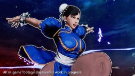 Das Bild zeigt eine dynamische Darstellung von Chun-Li, einer ikonischen Kämpferin aus Videospielen, in einem actionreichen Stil. Sie ist in einem charakteristischen blauen Outfit mit weißen Akzenten gekleidet und hat eine kraftvolle Pose eingenommen, die ihre Energie und Beweglichkeit unterstreicht. Ihr Gesichtsausdruck zeigt Entschlossenheit und Stärke, während sie sich auf den Kampf vorbereitet. Im Hintergrund sind visuelle Effekte und Farben zu sehen, die die Atmosphäre eines Kampfspieles verstärken und die Spannung anheben. Die Grafik ist modern und spiegelt die Qualität von aktuellen Videospielen wider. Das Bild zeigt eine dynamische Darstellung von Chun-Li, einer ikonischen Kämpferin aus Videospielen, in einem actionreichen Stil. Sie ist in einem charakteristischen blauen Outfit mit weißen Akzenten gekleidet und hat eine kraftvolle Pose eingenommen, die ihre Energie und Beweglichkeit unterstreicht. Ihr Gesichtsausdruck zeigt Entschlossenheit und Stärke, während sie sich auf den Kampf vorbereitet. Im Hintergrund sind visuelle Effekte und Farben zu sehen, die die Atmosphäre eines Kampfspieles verstärken und die Spannung anheben. Die Grafik ist modern und spiegelt die Qualität von aktuellen Videospielen wider.