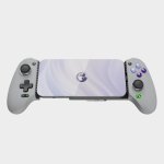 Das Bild zeigt einen mobilen Gaming-Controller, der mit einem Smartphone verbunden ist. Der Controller ist in einem grauen Farbton gehalten und verfügt über verschiedene Steuerelemente wie Tasten und Sticks. Das Smartphone, das zentral im Bild platziert ist, ist mit einer hellen und minimalistischen Oberfläche versehen. Dieser Setup eignet sich ideal für unterwegs und bietet eine Möglichkeit, Spiele auf einem mobilen Gerät komfortabel zu steuern.