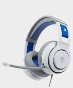 Das Bild zeigt ein Headset der Marke Turtle Beach, das in einem klaren und modernen Design gestaltet ist. Es hat eine überwiegend weiße Farbe mit blauen Akzenten, die insbesondere im Kopfband und an den Ohrmuscheln deutlich werden. Die Ohrpolster sind grau gehalten, was zusätzlichen Komfort verspricht. Ein Mikrofon ist an der Seite befestigt, was auf die Eignung für Sprachkommunikation hinweist. Insgesamt vermittelt das Design einen hochwertigen und benutzerfreundlichen Eindruck, ideal für Gamer, die Wert auf funktionale Ausstattung legen.