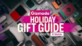 Das Bild zeigt eine Vielzahl von Elektronikartikeln, die als Geschenkideen für die Feiertage präsentiert werden. Auf einem neutralen Hintergrund sind verschiedene Geräte und Gadgets in lebendigen Farben angeordnet, darunter tragbare Technologien, Controller und andere Spielkonsolen. Der Text in der Vordergrund hebt die Geschenkideen hervor und wird von einem bunten, modernen Design umgeben, das die Aufmerksamkeit auf sich zieht. Diese visuelle Kombination soll Freude und Vorfreude auf die bevorstehenden Feiertage wecken.