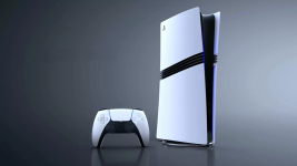 Das Bild zeigt die PlayStation 5, eine moderne Spielekonsole mit einem markanten Design in Weiß und Schwarz. Neben der Konsole liegt ein dazugehöriger Controller, der ebenfalls in ähnlichen Farben gehalten ist. Der Hintergrund ist schlicht und dunkel, was die Konsole und den Controller in den Fokus rückt. Die PS5 ist bekannt für ihre leistungsstarke Hardware und die Möglichkeit, zahlreiche beliebte Spiele zu spielen sowie Streaming-Dienste zu nutzen.