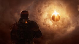 Das Bild zeigt eine eindrucksvolle Szenerie, in der eine silhouettierte Figur mit einem futuristischen Anzug in Richtung eines beeindruckenden Himmels blickt. Am Himmel ist eine Mischung aus dunklen Wolken und einem hellen, leuchtenden Licht zu sehen, das die Form einer Sonnenfinsternis annimmt. Diese mystische Atmosphäre vermittelt ein Gefühl von Spannung und Abenteuer, während die Figur sich in einer unbekannten, möglicherweise bedrohlichen Umgebung befindet. Der düstere Himmel und das blendende Licht verleihen dem Bild eine spannende und dramatische Stimmung, die an das Thema des Videospiels Saros erinnert. Das Bild zeigt eine eindrucksvolle Szenerie, in der eine silhouettierte Figur mit einem futuristischen Anzug in Richtung eines beeindruckenden Himmels blickt. Am Himmel ist eine Mischung aus dunklen Wolken und einem hellen, leuchtenden Licht zu sehen, das die Form einer Sonnenfinsternis annimmt. Diese mystische Atmosphäre vermittelt ein Gefühl von Spannung und Abenteuer, während die Figur sich in einer unbekannten, möglicherweise bedrohlichen Umgebung befindet. Der düstere Himmel und das blendende Licht verleihen dem Bild eine spannende und dramatische Stimmung, die an das Thema des Videospiels Saros erinnert.