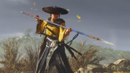 Das Bild zeigt eine Figur, die in traditioneller japanischer Kleidung mit einem breiten Hut und einem Speer posiert. Die Umgebung wirkt mystisch und ist von unscharfen, bewegten Farbtönen geprägt, die eine dramatische Atmosphäre erzeugen. Die Figur strahlt Entschlossenheit und Stärke aus, während sie sich in einer dynamischen Position befindet, bereit für den nächsten Schritt in einem Abenteuer. Die Szenerie scheint sowohl räumlich als auch emotional vielschichtig zu sein, was die Aufmerksamkeit auf die dargestellte Figur lenkt.