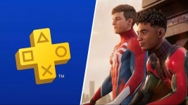 Das Bild zeigt zwei Figuren in bunten Spider-Man-Kostümen, die nebeneinander stehen und auf eine Stadtlandschaft blicken. Im Hintergrund ist ein blauer Himmel zu sehen, und auf der linken Seite des Bildes befindet sich das PS Plus-Logo in leuchtendem Gelb. Die Figuren repräsentieren die Charaktere aus dem Spiel Marvel's Spider-Man 2, das bald bei PS Plus verfügbar sein wird. Das Bild vermittelt eine spannende und moderne Stimmung, die die Vorfreude auf das kommende Spiel unterstreicht.'s Spider-Man 2, das bald bei PS Plus verfügbar sein wird. Das Bild vermittelt eine spannende und moderne Stimmung, die die Vorfreude auf das kommende Spiel unterstreicht.