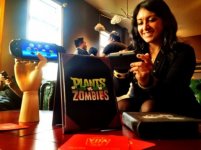 Pflanzen gegen Zombies PS Vita.jpg Pflanzen gegen Zombies PS Vita.jpg