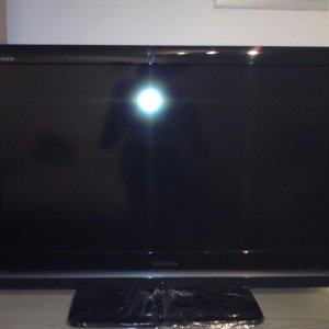 Toshiba LCD Full HD 32 Zoll :)