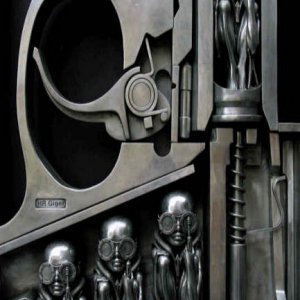 H.R.Giger Schweizer Maler, Bildhauer, LP & CD Cover-Designer, Film-Design etc. etc.
Bereits in den 70er Jahre hatte er seine bekannteste Figur "ALIEN"