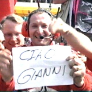 F-1 Saisonstart in Australien, Freunde von mir bei Ferrari senden mir Glückwünschen zu.
(ts ts ;)