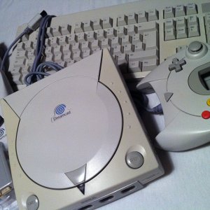 Sega Dreamcast
3 Controller
Tastatur + Maus
Rumblepack
