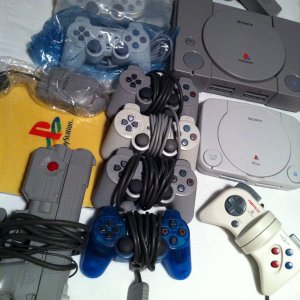 PSX / PSone (modifiziert)
7 Controller
Multiplayeradapter
Maus
Namco NeGcon Controller
Namco Light Gun