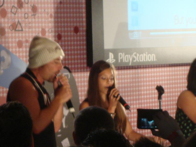 Erkan und Stefan spielen SingStar