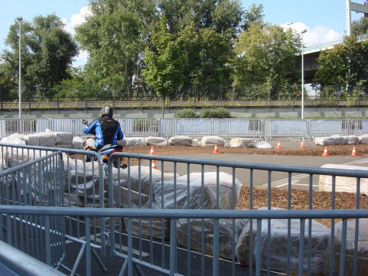 Außengelände mit Roller-Pakours