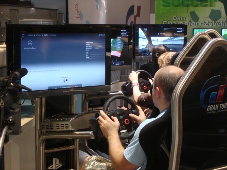 Und noch mal Gran Turismo 5 auf der gamescom, sowie auch schon letztes Jahr.