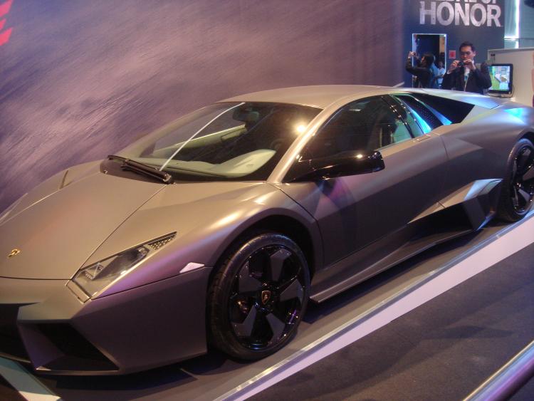 Der Lambo von der Seite