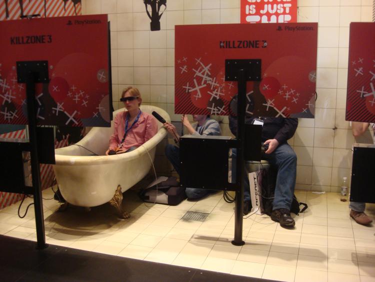 Spielt ihr Killzone auch immer in der Badewanne oder auf er Toilette? Wenn Killzone 3 rauskommt, solltet ihr euch das mal überlegen. ;)