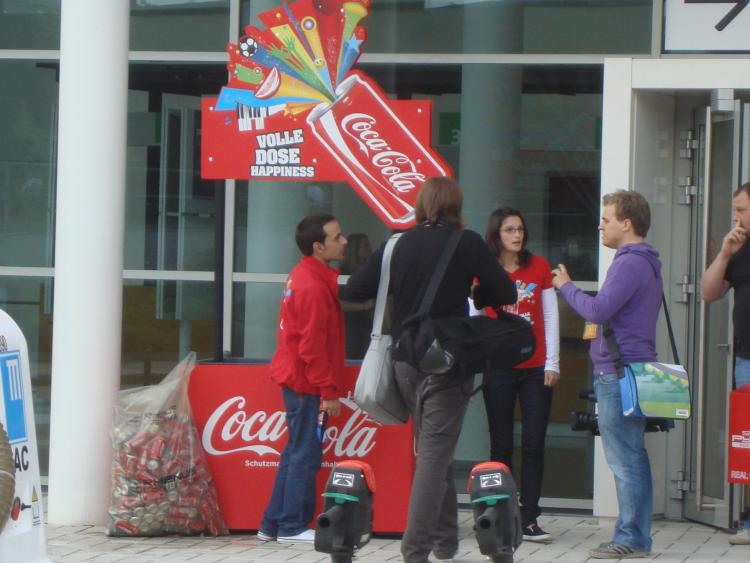 Hier bekommt man nach dem gamescom Besuch 250ml Coca-Cola umsonst! *danke*