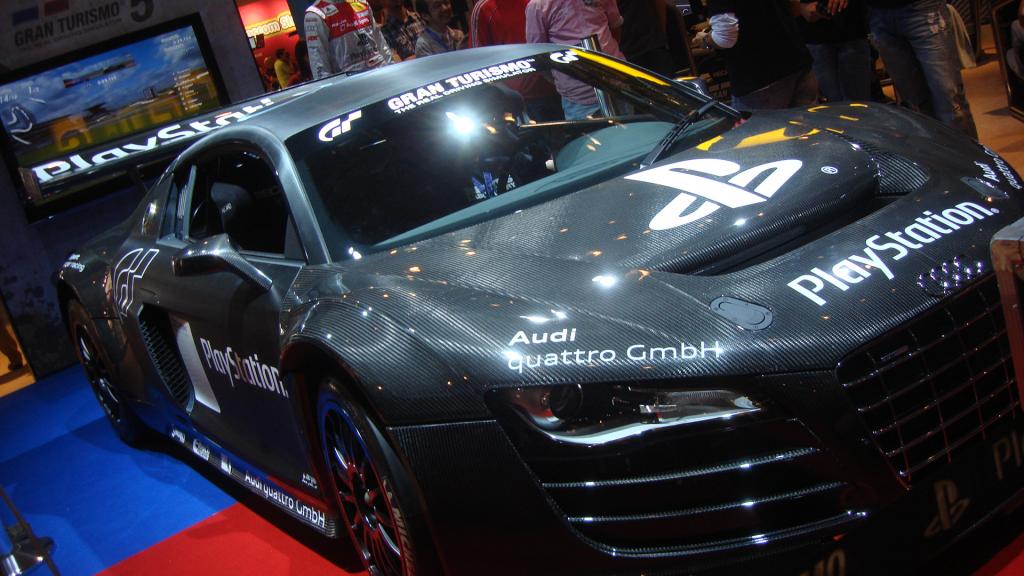 Ja, man durfte auch darin sitzen und Gran Turismo spielen :D