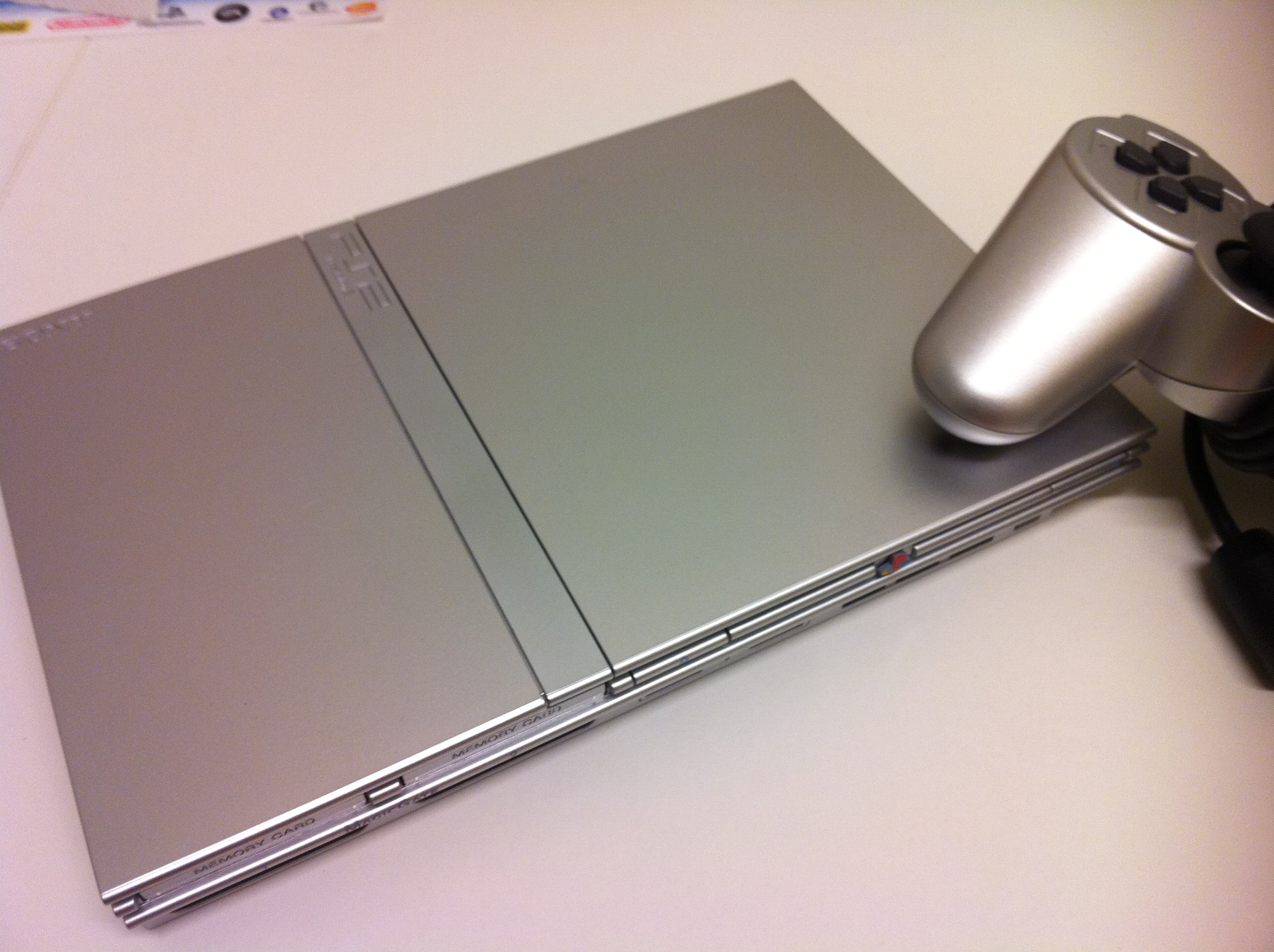 modifizierte Matrix-Chip PS2-Konsole mit Remote Controller Silver Edition, 2 Controller