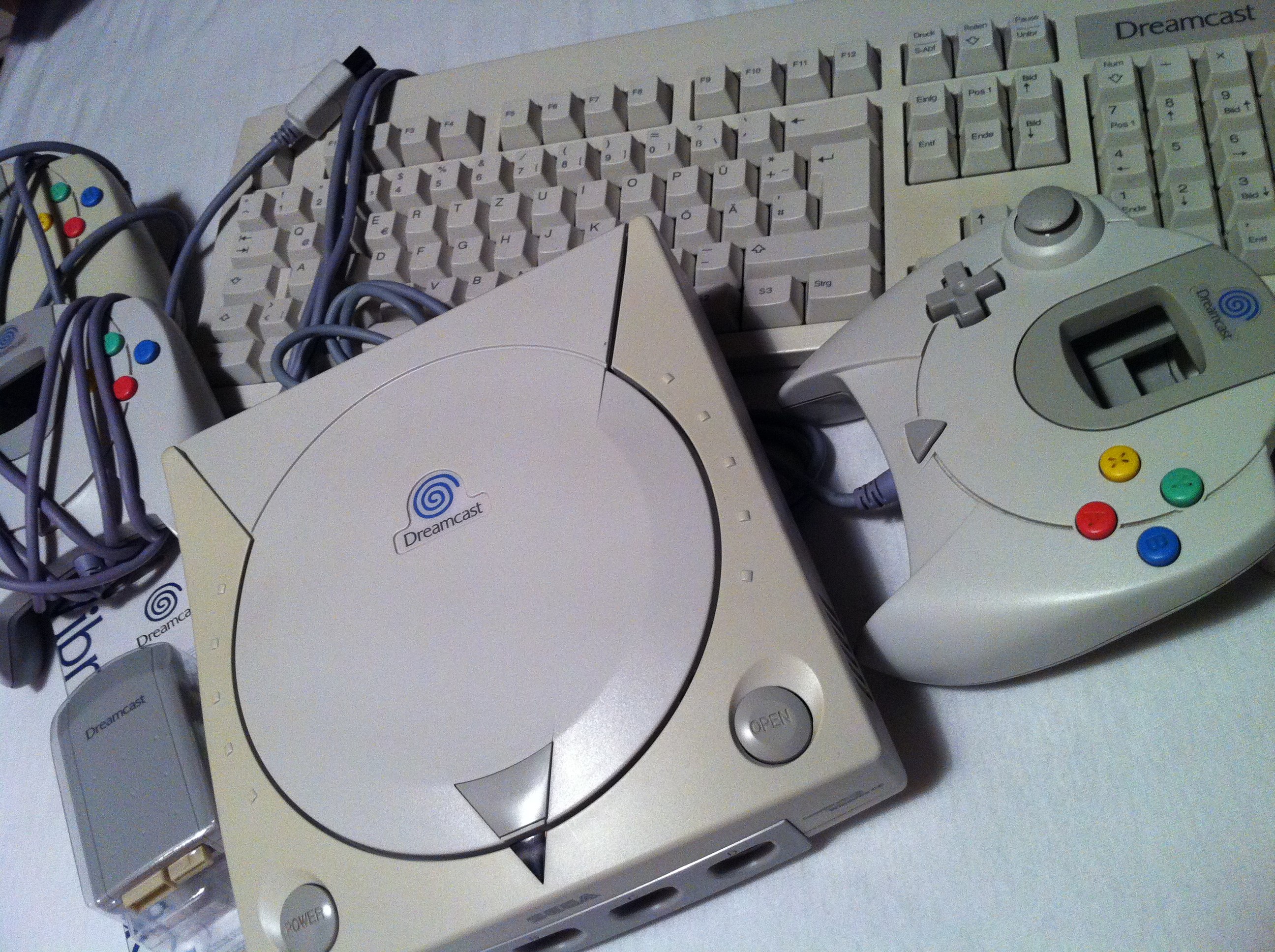 Sega Dreamcast
3 Controller
Tastatur + Maus
Rumblepack