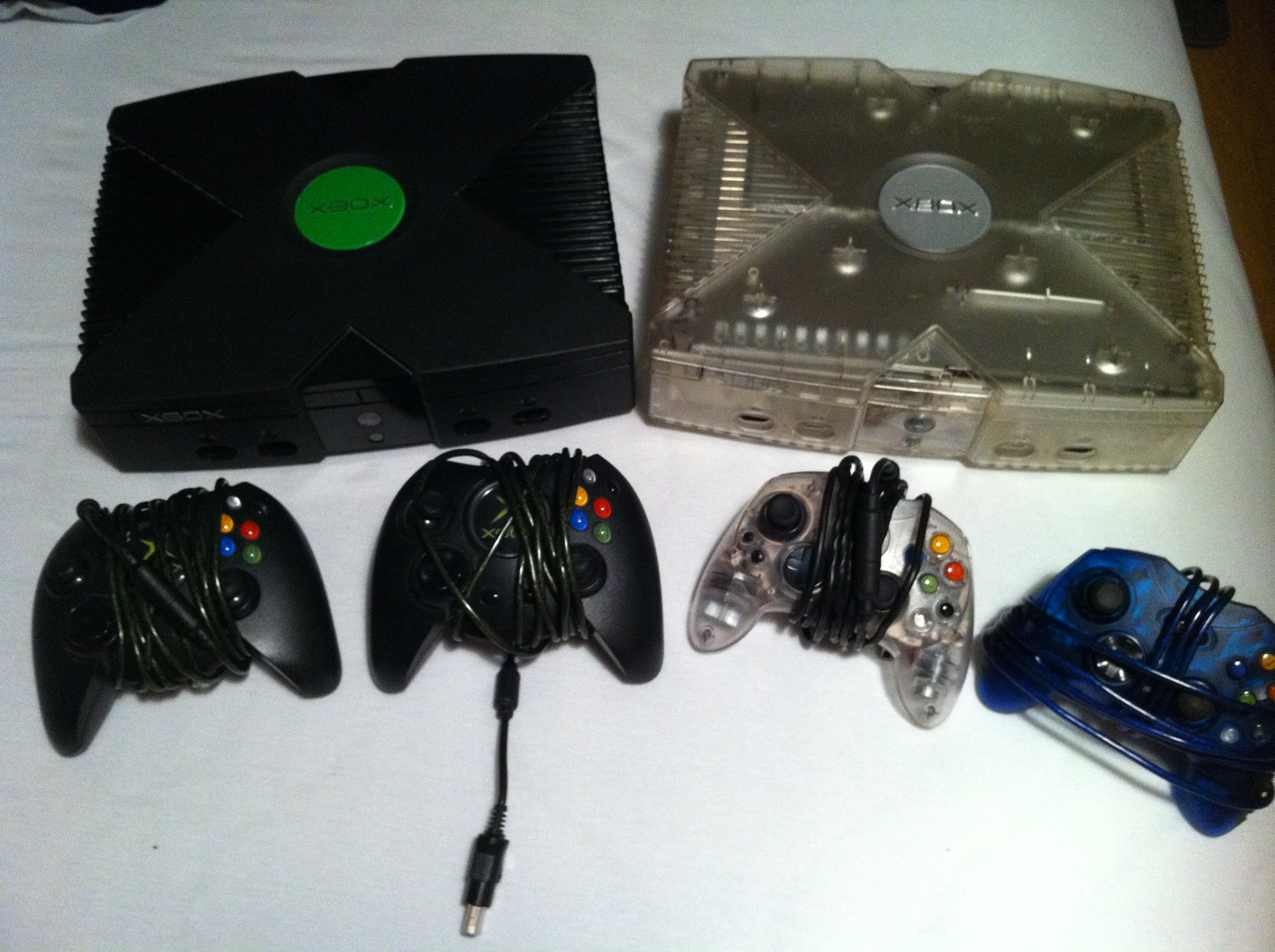 XBox Black & Crystal Edition
4 Controller