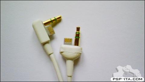 07-PSP-Fat-Slim-SIO-connector.JPG
